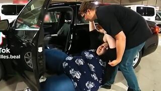 Morbidly Obese Lady Can't Stand or Fit in Her Car.... Clown World.