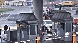 Niagara Falls Video Show Bentley Going Airborne before Exploding on Rainbow Bridge.