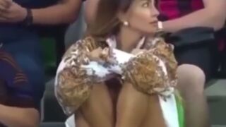 Cameraman and Commentator both Forget their Jobs when they see this Beauty