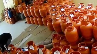 Bizarre and Shocking: Man Bashes his Work Colleague to Death while they're Counting Gas Cylinders
