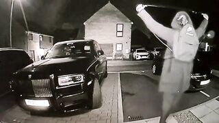 Sophisticated Criminals use Antenna Device to Steal a Rolls Royce