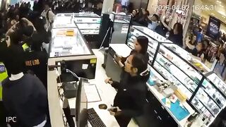 Police use pepper spray to break up a brawl between 50 mainly African teenagers at a Melbourne shopping centre