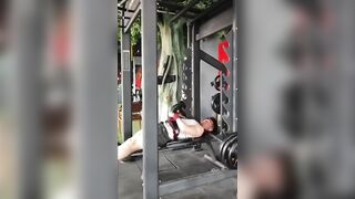 New Horrible: ALWAYS use a Spotter when you're Alone and the Weight is too Heavy (Extreme)