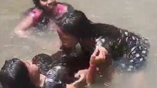 VIDEO OF THE TRAGEDY AT THE CASCADES IN INDIA. Three teenagers died on April 9 at the Malangummi waterfalls, in the Alluri Sitharama Raju district, state of Andhra Pradesh.