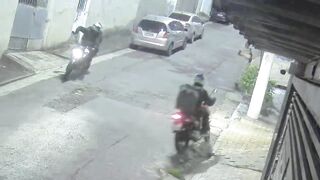 FAFO: Off Duty Female Officer Shoots Two Thieves Who Tried To Rob Her Killing Both
