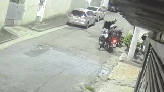 FAFO: Off Duty Female Officer Shoots Two Thieves Who Tried To Rob Her Killing Both