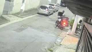 FAFO: Off Duty Female Officer Shoots Two Thieves Who Tried To Rob Her Killing Both