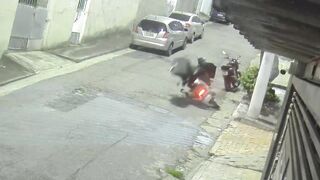 FAFO: Off Duty Female Officer Shoots Two Thieves Who Tried To Rob Her Killing Both