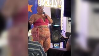 Trans non-binary ‘comedian’ and body positivity activist attempting to crack jokes