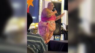 Trans non-binary ‘comedian’ and body positivity activist attempting to crack jokes