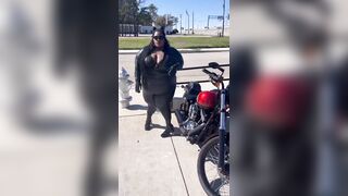 Superheroes exist: "Don't be afraid, Catwoman is here!"