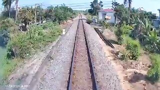 Train vs. Jeep is just Nasty