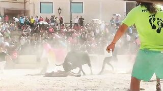 Crazy Bull makes Man Levitate after Taunting the Maniacal Bull