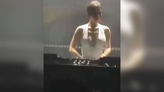 Female DJ has Everything and Everyone Bouncin