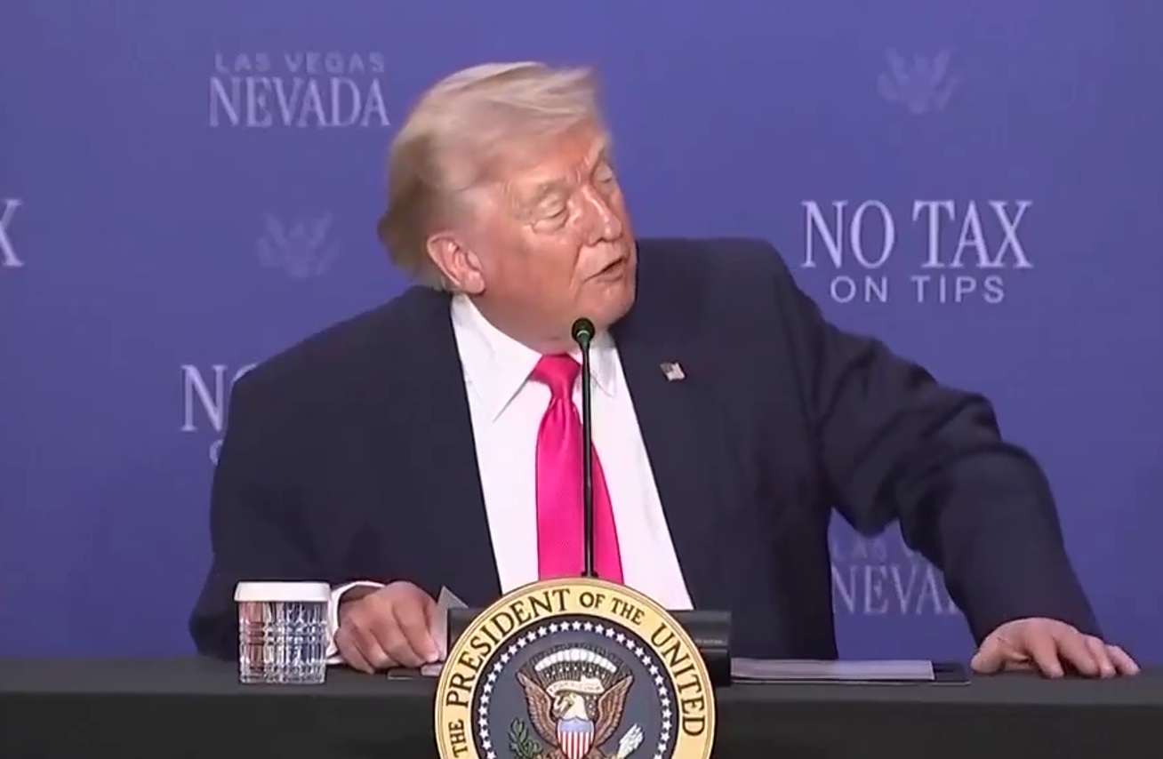 THE LAST TIME TRUMP MENTIONED TARIFFS, THE S&P 500 DUMPED 21%...