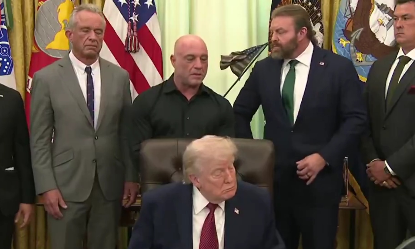 WOW! Joe Rogan reveals President Trump IMMEDIATELY offered him FDA approval for a psychedelic treatment in a text chain