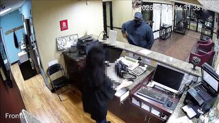 Ohio man robbing a hotel thanks the clerk before she tells him to “have a nice night”