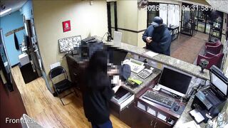 Ohio man robbing a hotel thanks the clerk before she tells him to “have a nice night”