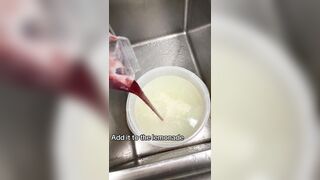 Wendy’s Employee reveals how they make their popular strawberry lemonade