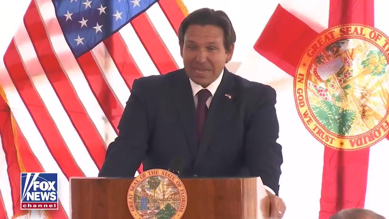 Gov. DeSantis absolutely roasts Hakeem Jeffries