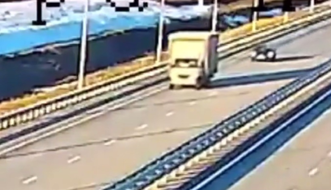 Video surfaces showing the moment four people lost their lives on the M-12 toll highway in Tatarstan.