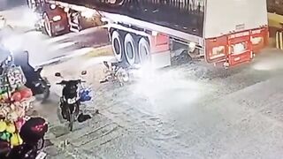 Motorcyclist Idling Loses Balance at the WRONG Time