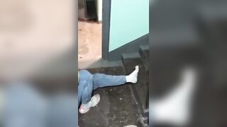 Man gets his friend to break his leg to avoid a war draft