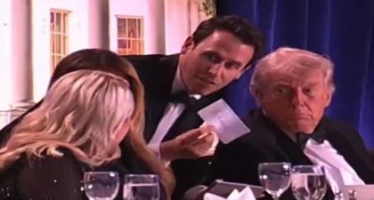 Right before Trump is Rushed off Stage… Demonic "Mentalist" Oz Pearlman Holds up Card