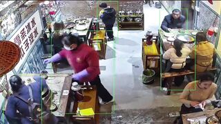 Shock Video shows Boiling Hot Oil thrown on Customer