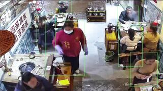 Shock Video shows Boiling Hot Oil thrown on Customer