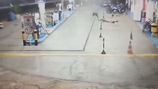 Man Murders his Girlfriend at Gas Station in Brazil