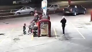 Left Behind: Woman leaves her Son to avoid Murderer that Wasn't Even for Her (man shot dead at gas station)