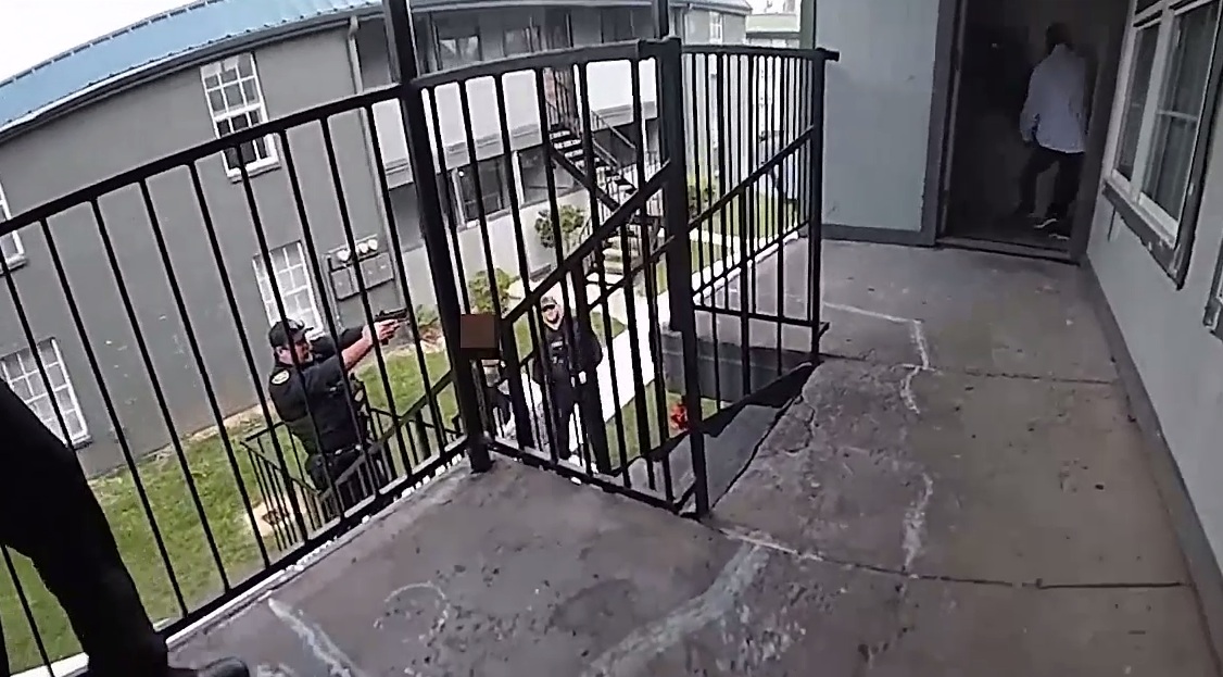 Man 'making a jabbing motion in the air with butcher knife' killed by officers at apt. complex: HPD