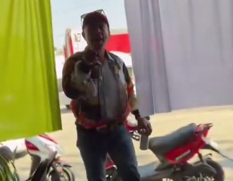 Tough guy Punches Woman as Hard as he can to Extort Her