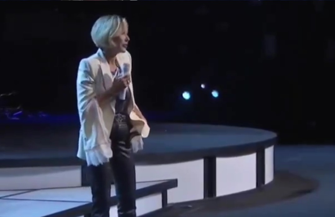 White House spiritual advisor Paula White sends out a Warning
