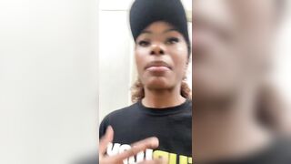 This employee got a call about a DoorDash order that was already delivered