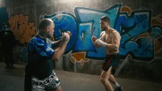 KING OF THE STREET FIGHT: American Fighter "BloodAxe" vs Frenchman "Orsu Corsu"