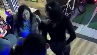Woman attacks another with a bottle to the face in a bar in southern Bogotá