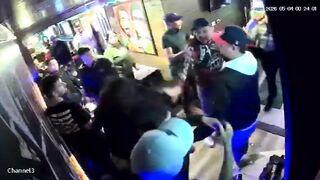 Woman attacks another with a bottle to the face in a bar in southern Bogotá