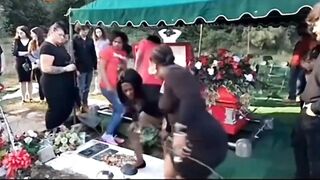 Souless Woman Twerks at her Sons Funeral ...