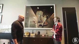 Dana White once sent $200,000 for an unknown gift which turned out to be an erotıc p