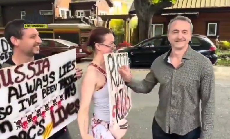 A pro-Russian supporter punched a pro-Ukrainian activist in Vancouver, Canada