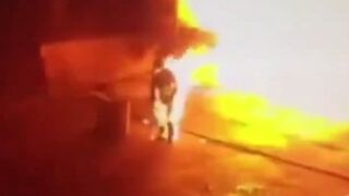 Work Inferno, Man Set on fire Burns Alive in front of his Helpless Co-Workers