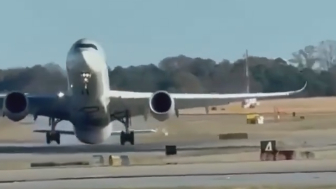 Qatar Airbus hit with strong winds landing at Atlanta airport