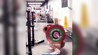 Help Meg, She Peep Herself and She is Stuck with this Weight during a Squat