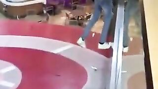 Morons at a Mall Find Out....