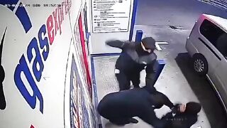 Hardcore ATM Robbery leaves Man Near Death if he Survived...Brutal Beating in Spain (Info)