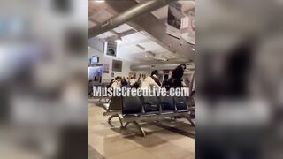 Mother and daughter get into a fight at the airport, causing chaos and shocking every