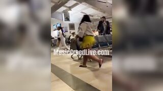 Mother and daughter get into a fight at the airport, causing chaos and shocking every