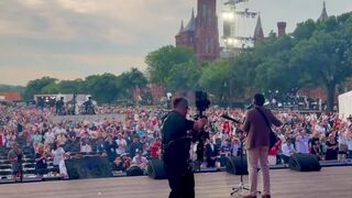 BEAUTIFUL sight on the National Mall as a SEA of American Christians sing in unison d